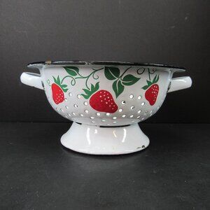 1983 Teleflora White Painted Metal Collander with Strawberry Design 4"X8"
